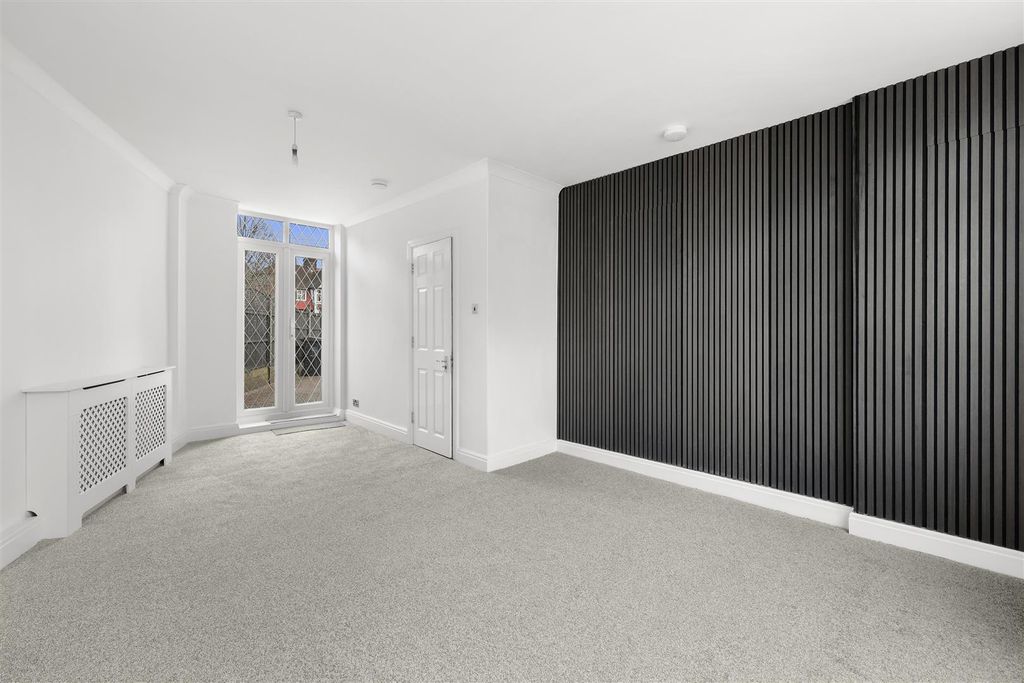 Property photo 3 of 23 4D4A1235.Jpg