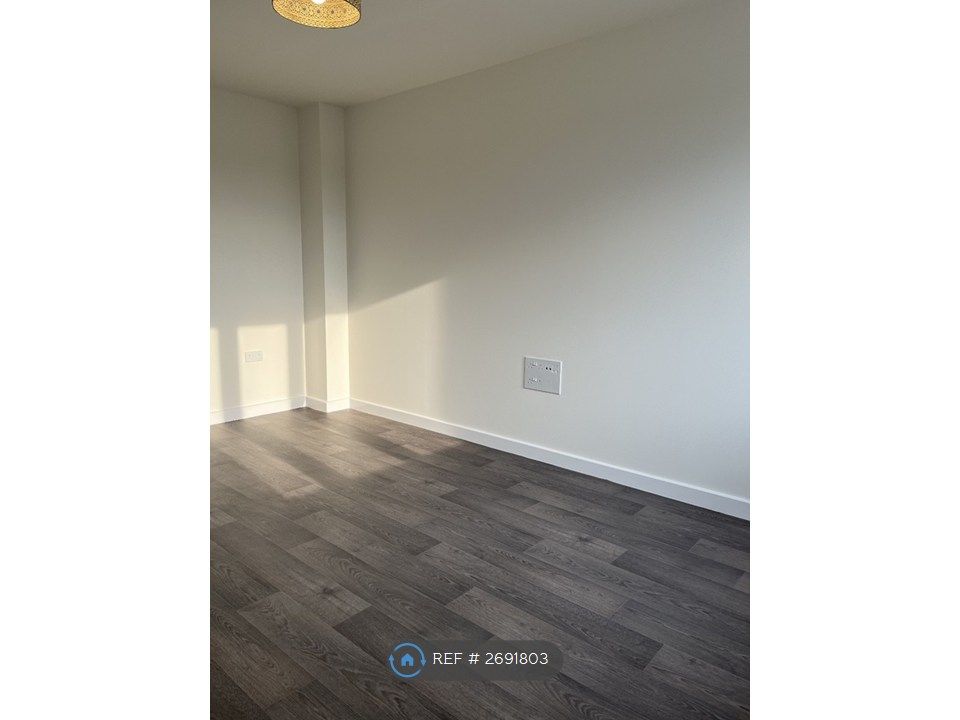 Property photo 3 of 15 Lounge