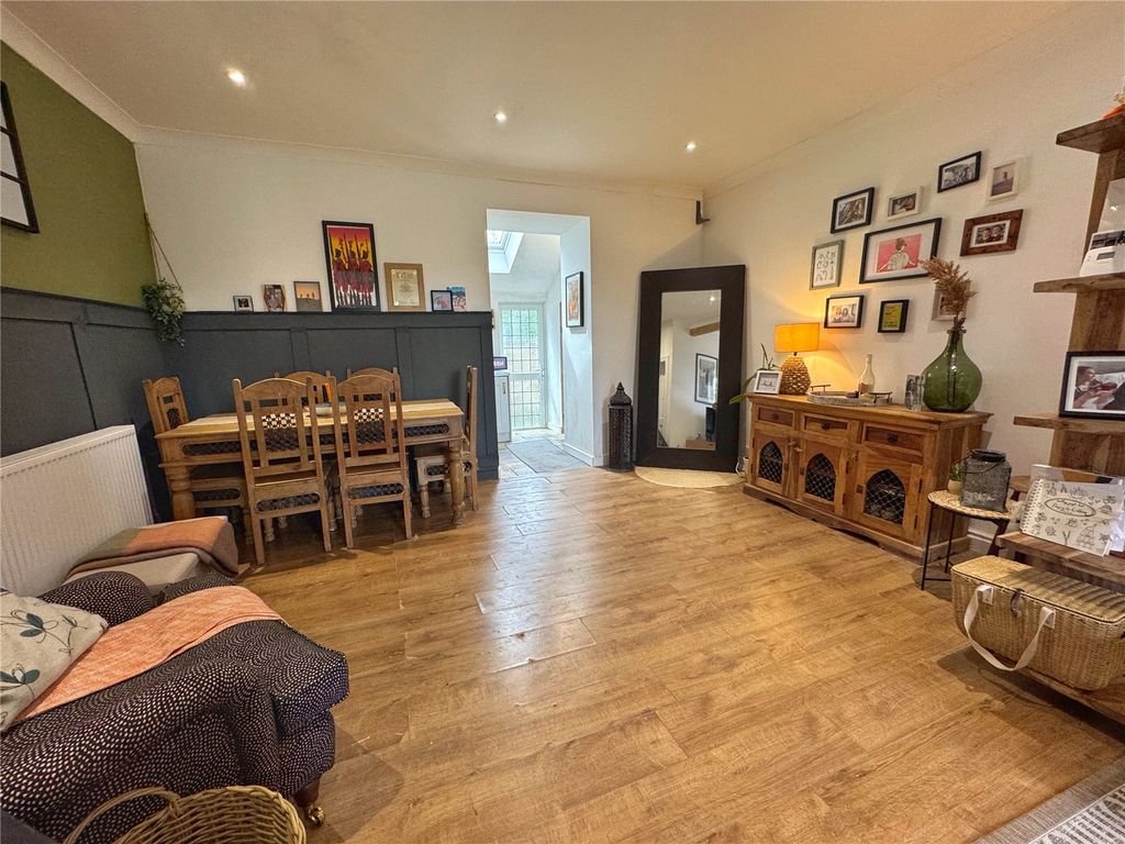 Property photo 3 of 22 Picture No. 08