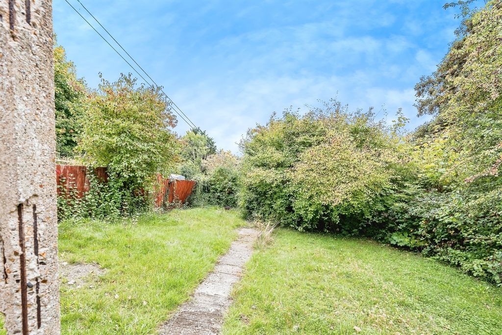 Property photo 3 of 10