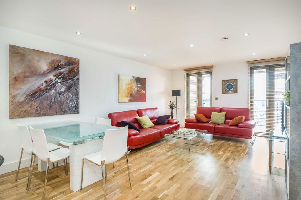 Property photo 2 of 9