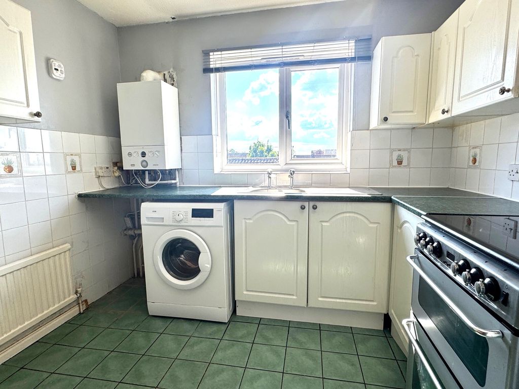 Property photo 2 of 11