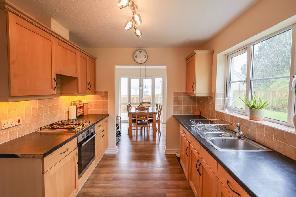 Property photo 3 of 24