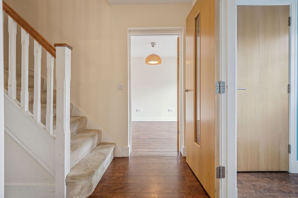 Property photo 2 of 41