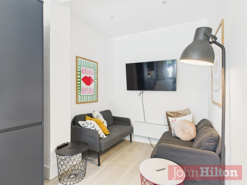 Property photo 3 of 17 Cam02534G0-Pr0557-Still003.Jpg