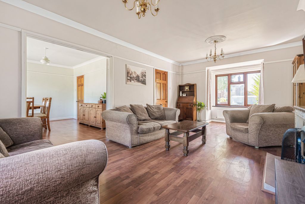 Property photo 2 of 27 961282