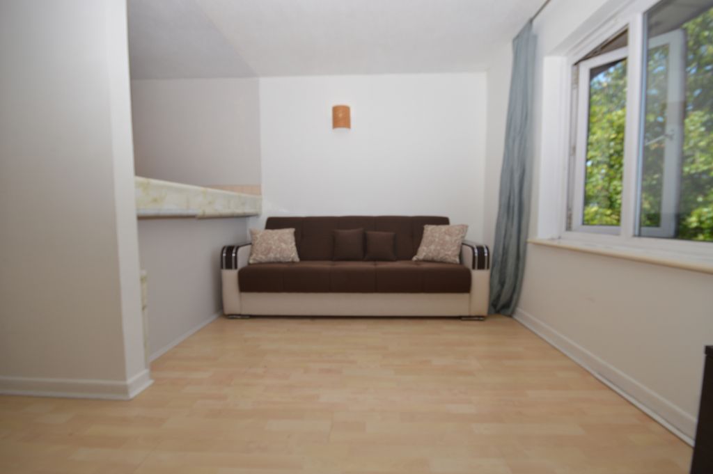 Property photo 2 of 9 Gallery