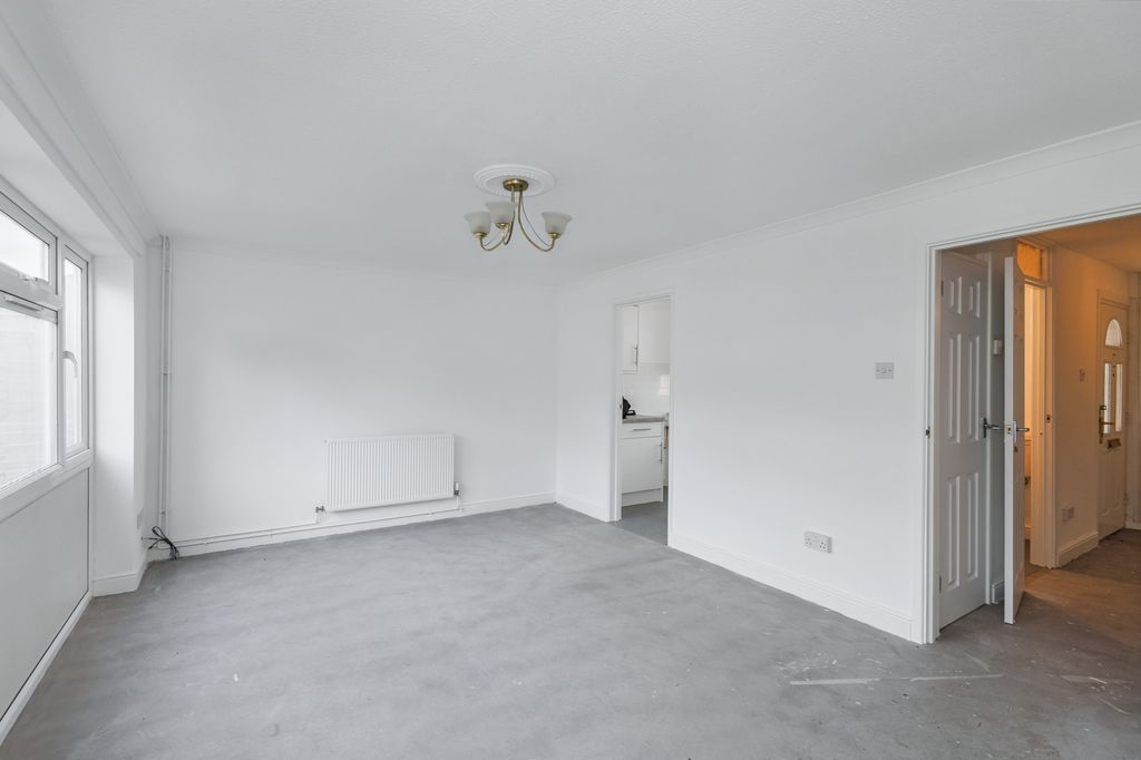 Property photo 3 of 16 18 Nash Drive, Abingdon, Oxfordshire Ox14 5Pt