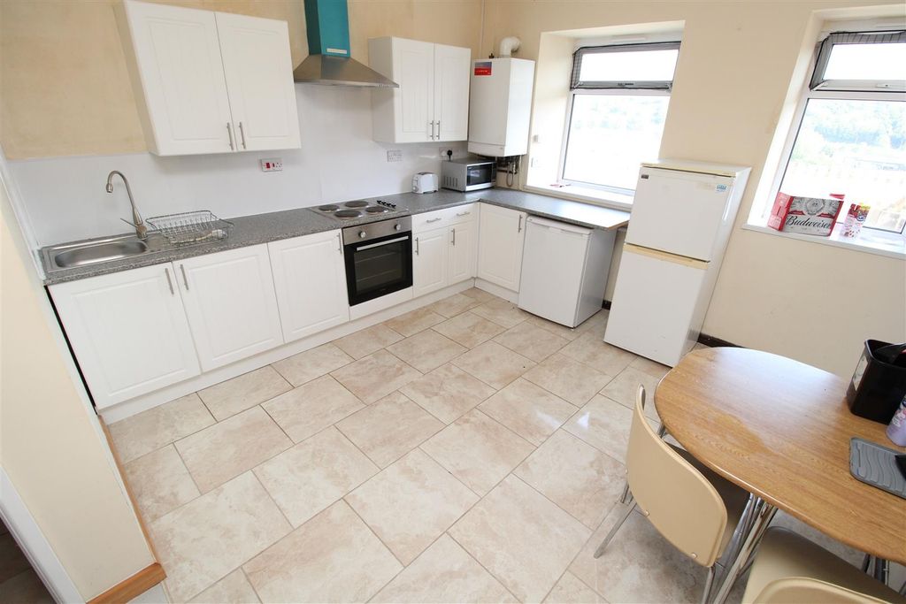 Property photo 2 of 3 Bright, Spacious Kitchen With Dining Area....