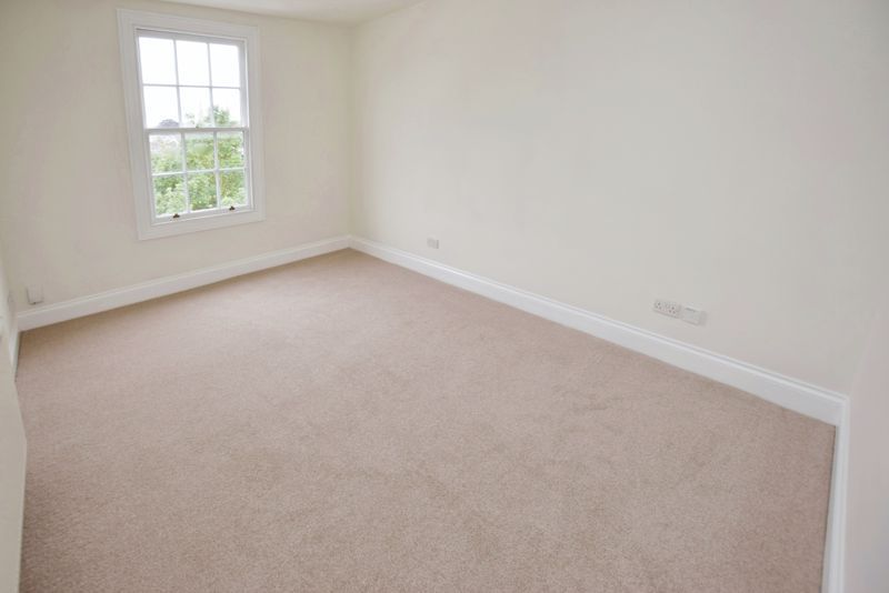 Property photo 3 of 6 Photo 5