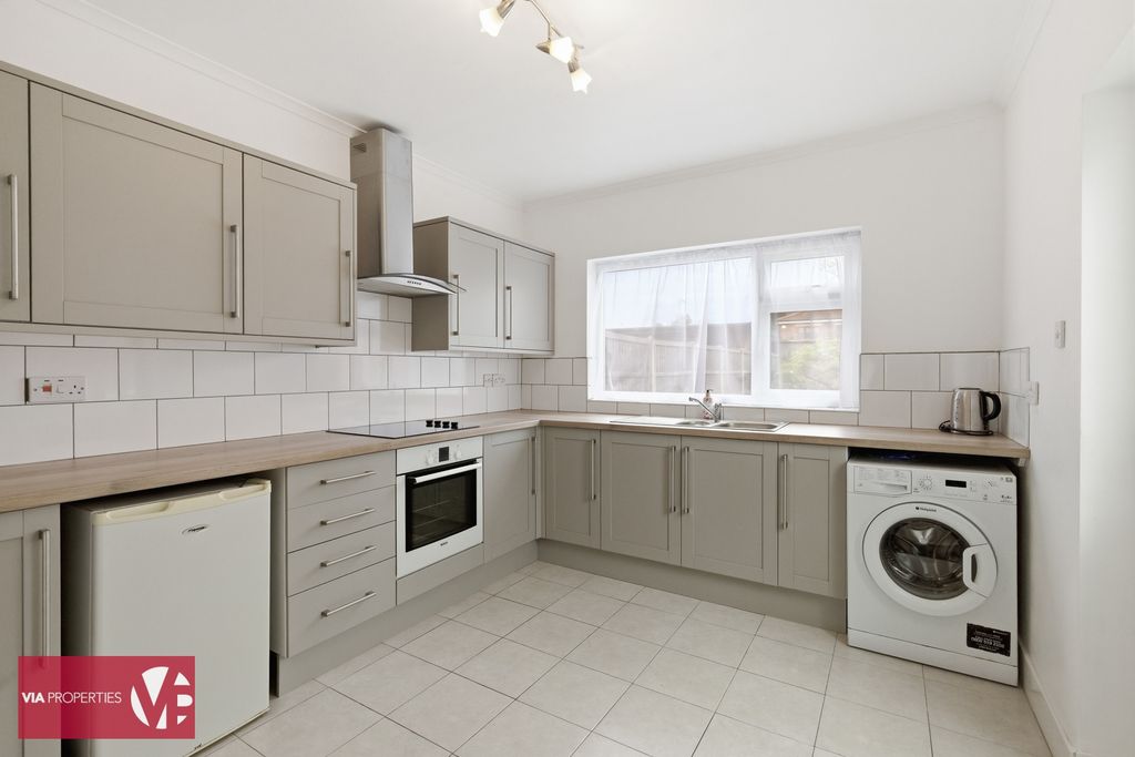 Property photo 3 of 17 Photo 7