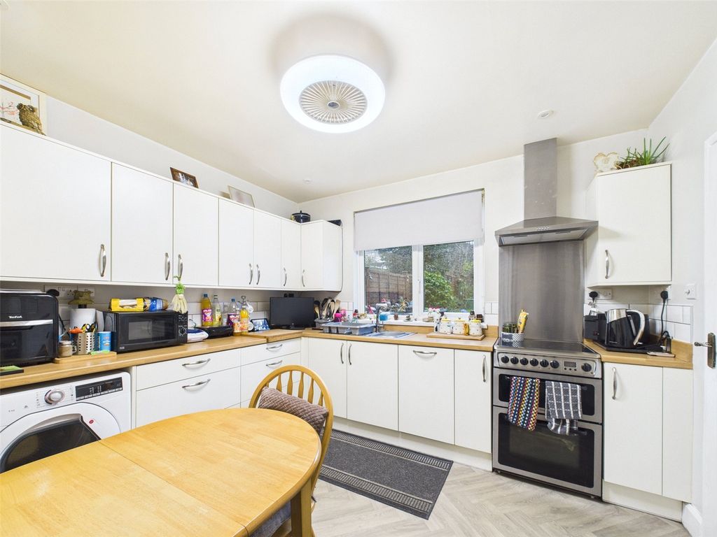 Property photo 3 of 10 Picture No. 11