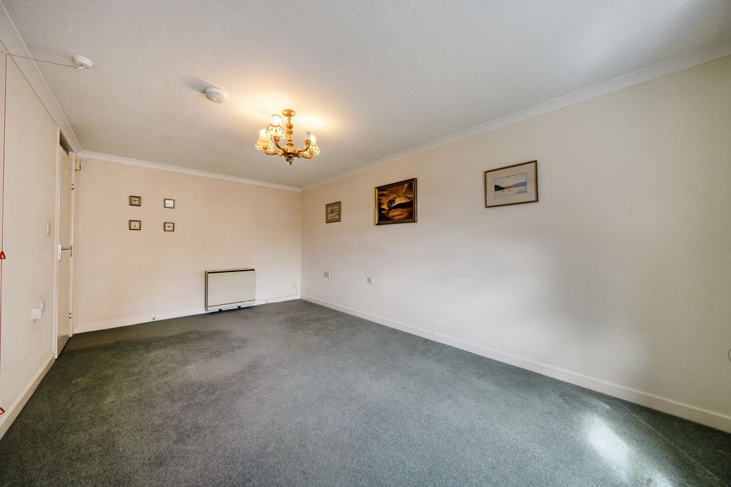 Additional image 4 of 2 bed flat for saleGanderton Court, Pershore WR10