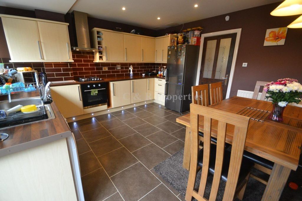 Property photo 2 of 14 Gallery
