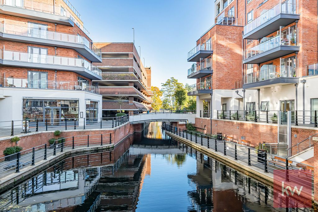 Property photo 1 of 28