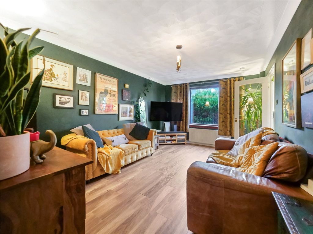 Property photo 2 of 19 Picture No. 03