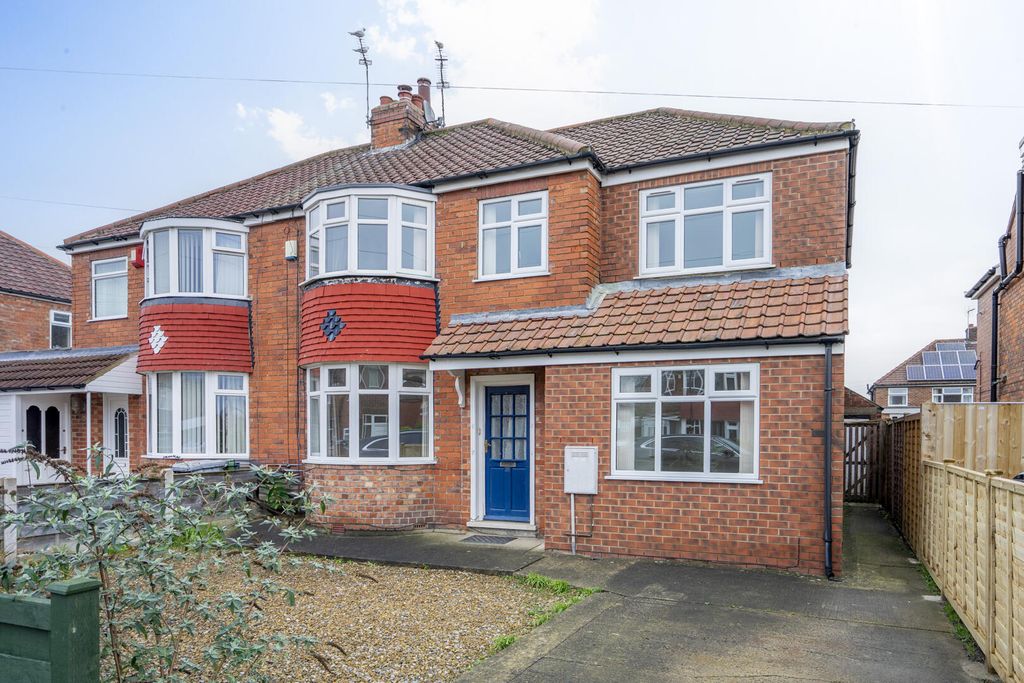 Property photo 1 of 16 Front (Exterior)