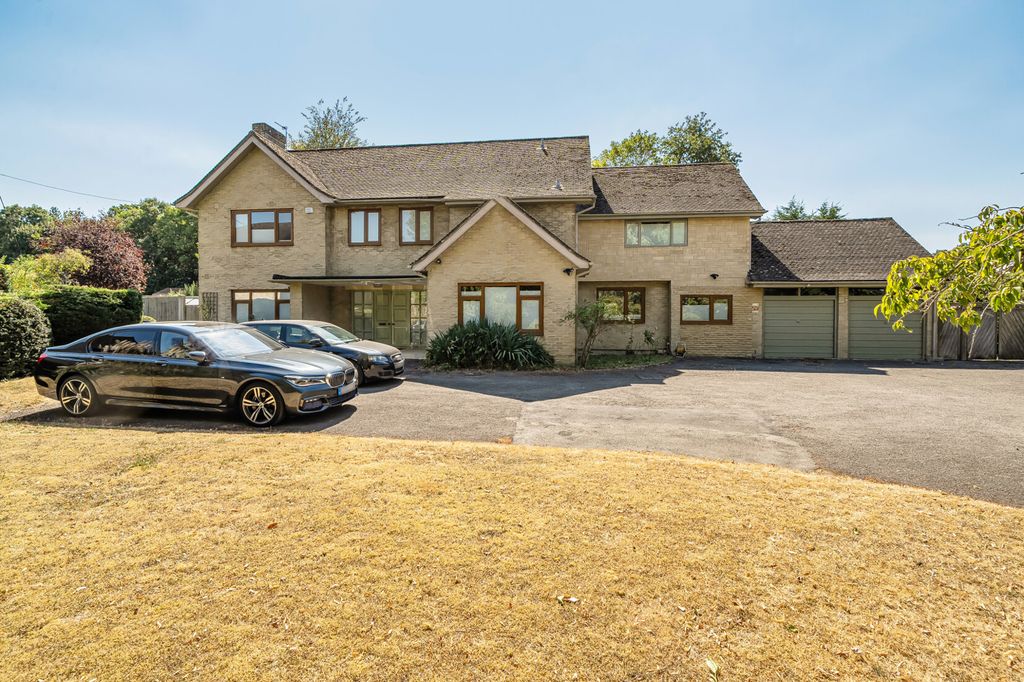Property photo 1 of 25 External Front