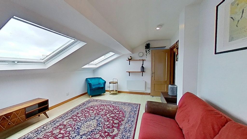 Property photo 1 of 19 Picture No. 06