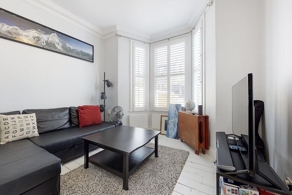 Property photo 3 of 12