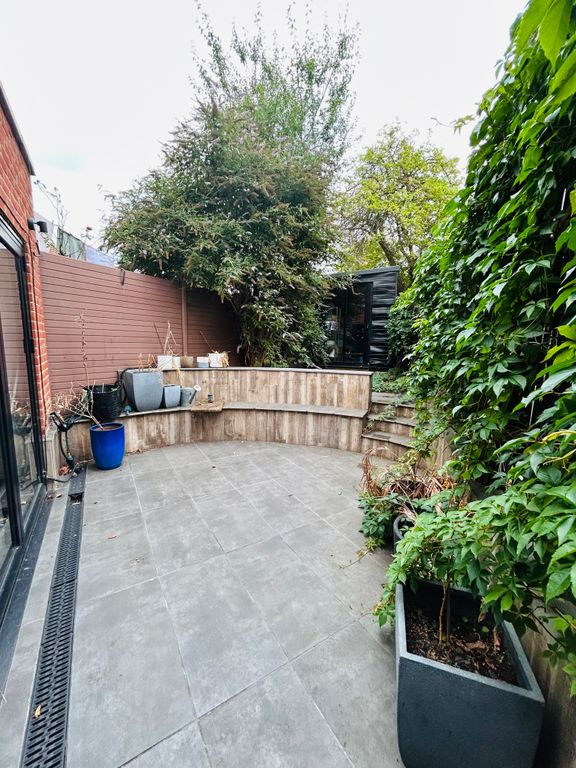 Property photo 2 of 29