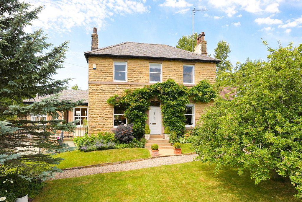 Property photo 1 of 59