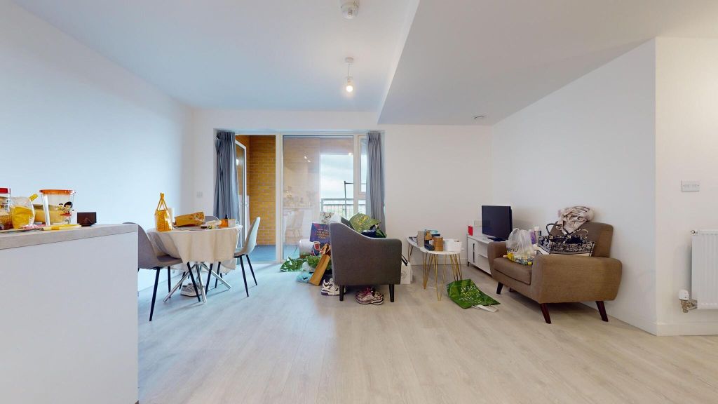 Property photo 2 of 27