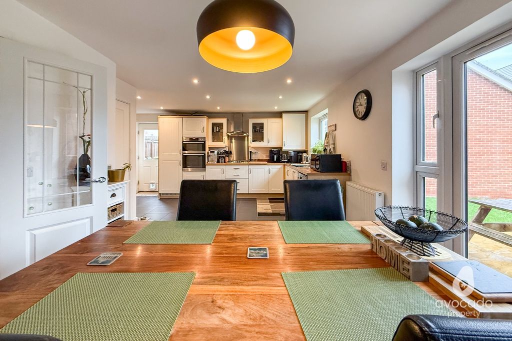 Property photo 3 of 33 4657086