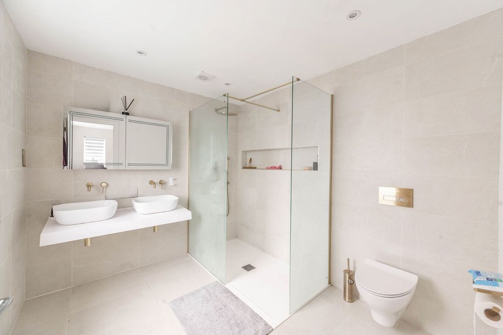 Additional image 15 of 5 bed detached house for saleLittle Potters, Bushey WD23