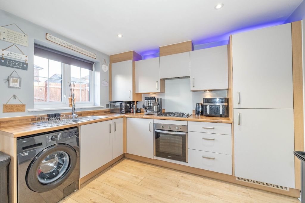 Property photo 3 of 15 Picture 3