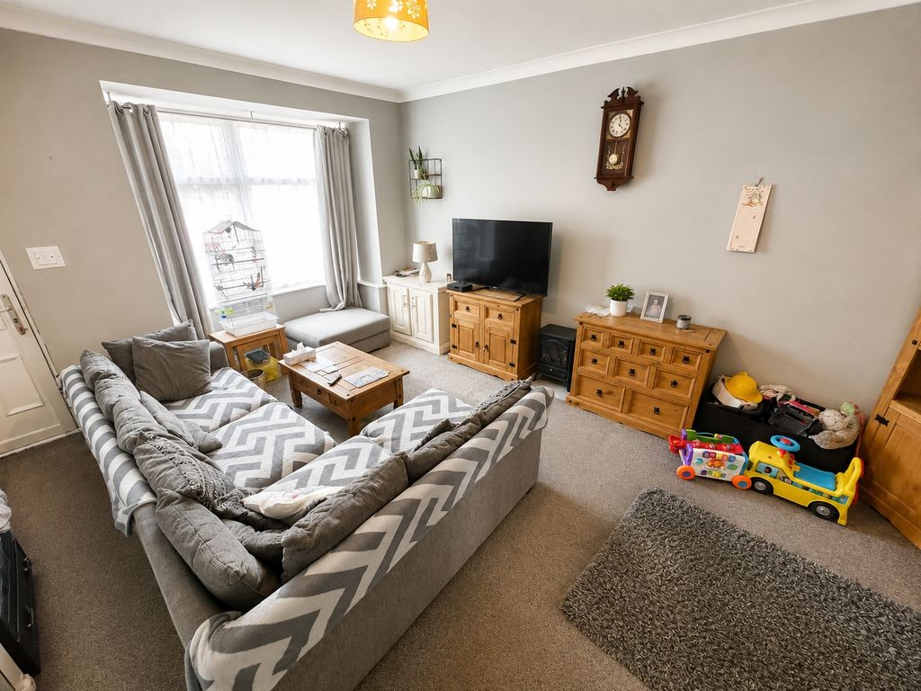 Property photo 2 of 8