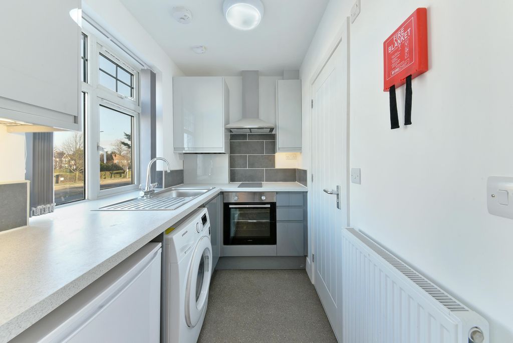 Property photo 2 of 5 Kitchen