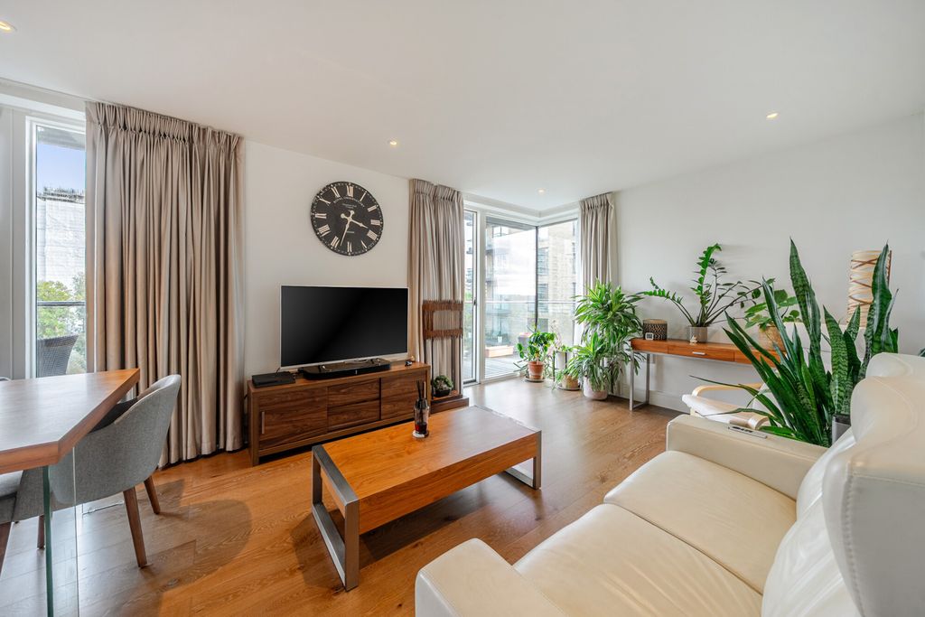 Property photo 2 of 20 1535946-11-6Ad634...