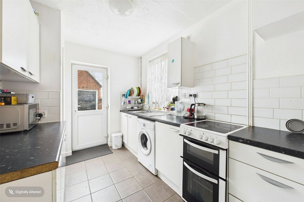 Property photo 2 of 10 Picture No. 13