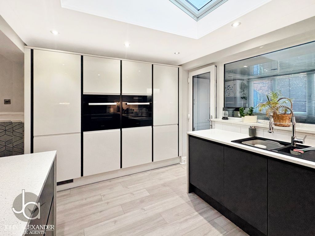 Property photo 3 of 27 20251128_151313247_0.5