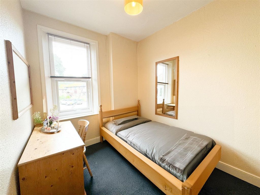 Property photo 3 of 10 Bedroom 1