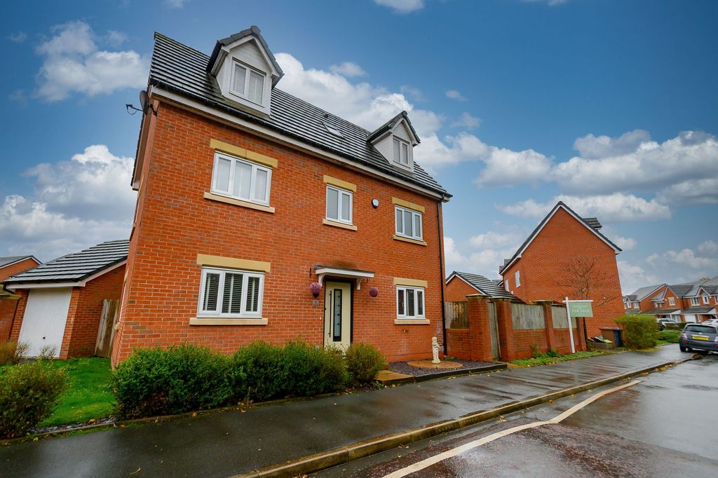 Property photo 1 of 33