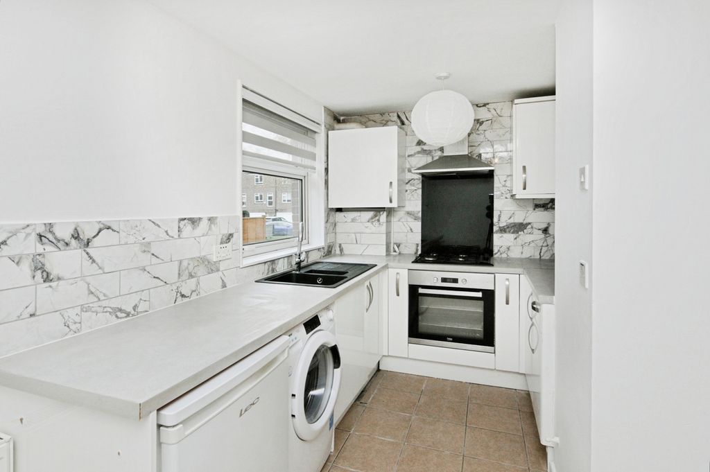 Property photo 2 of 16 Internal