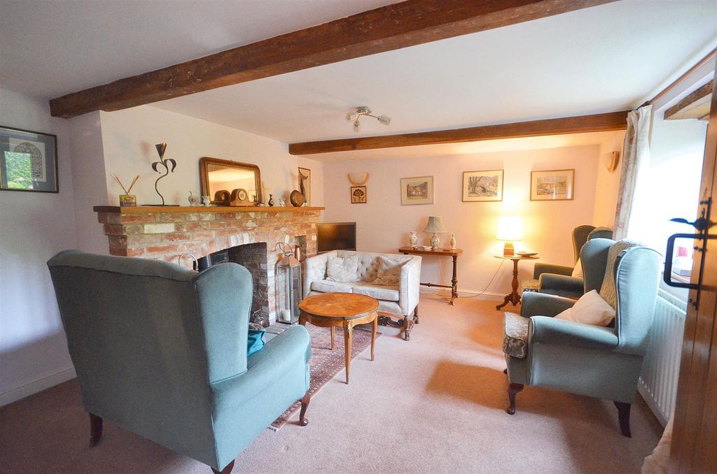 Property photo 2 of 11 Sitting Room