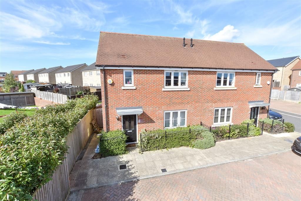 Property photo 1 of 10 External Front Web..