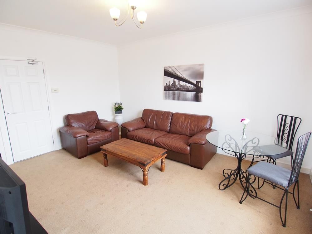 Property photo 2 of 10 Lounge