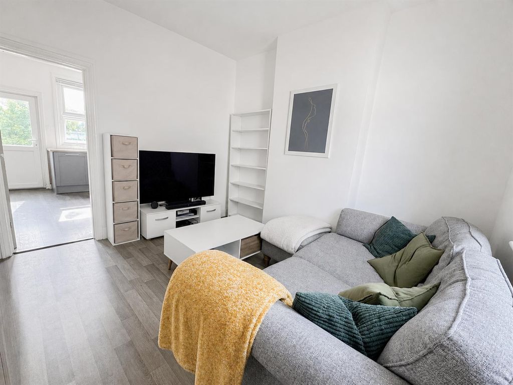 Property photo 3 of 17 5-Living Room 2.Jpg