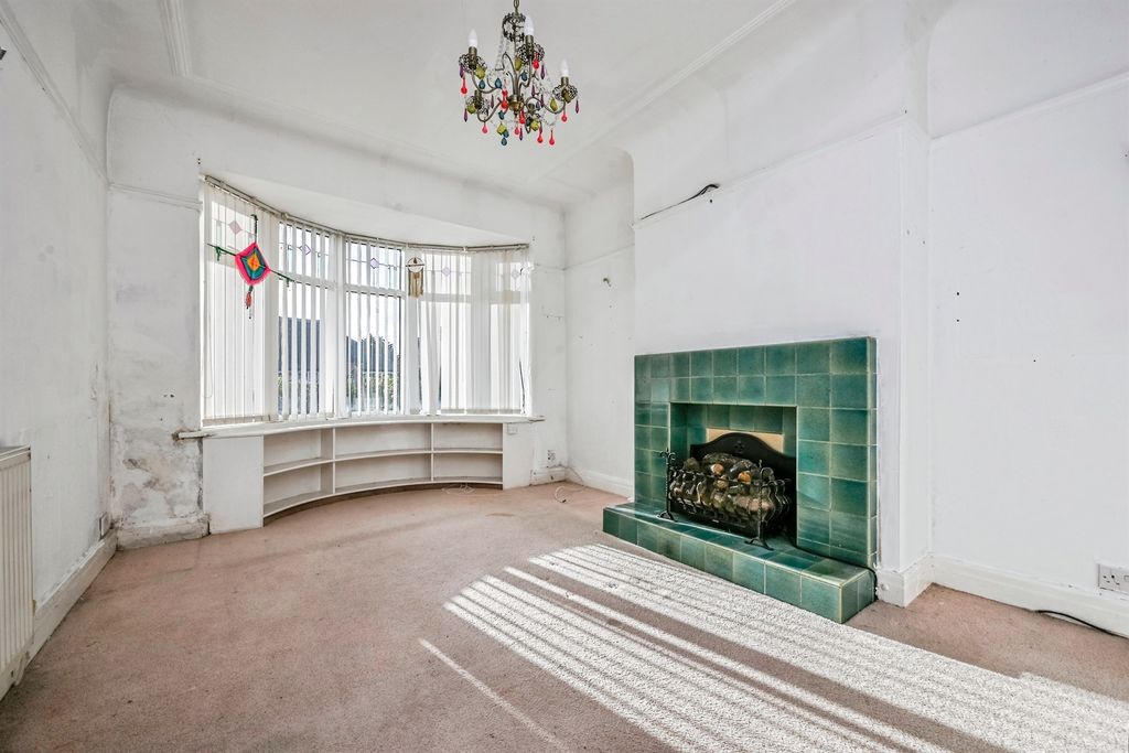 Property photo 2 of 14