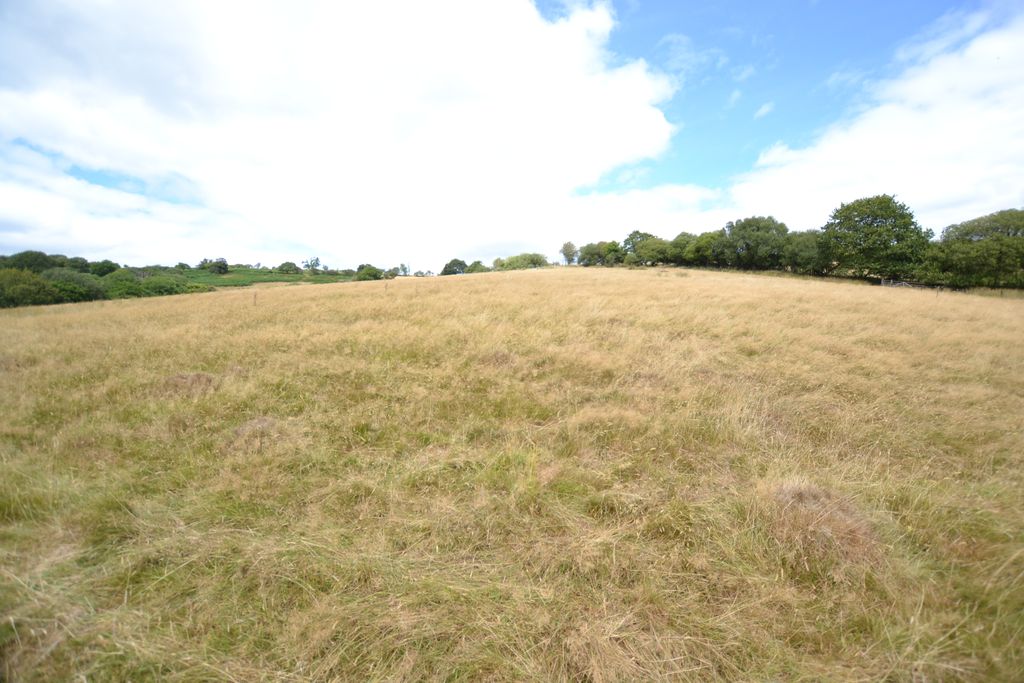 Property photo 1 of 2