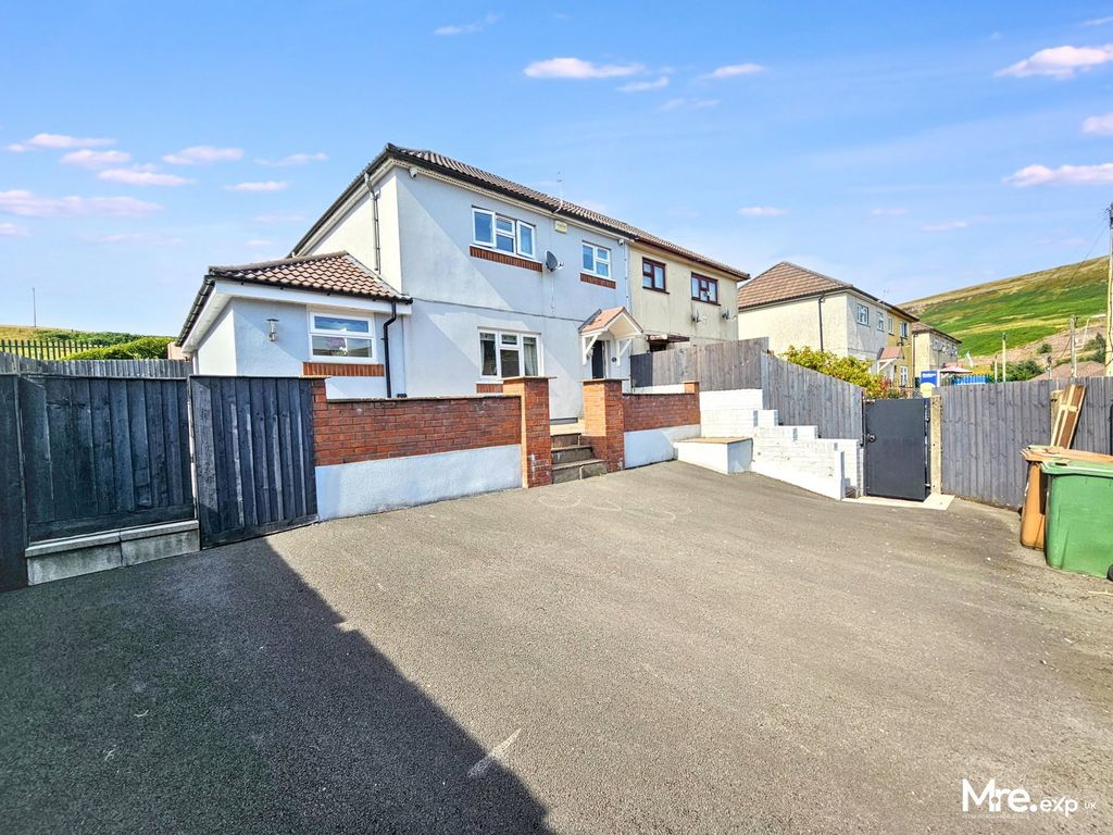 Property photo 1 of 25