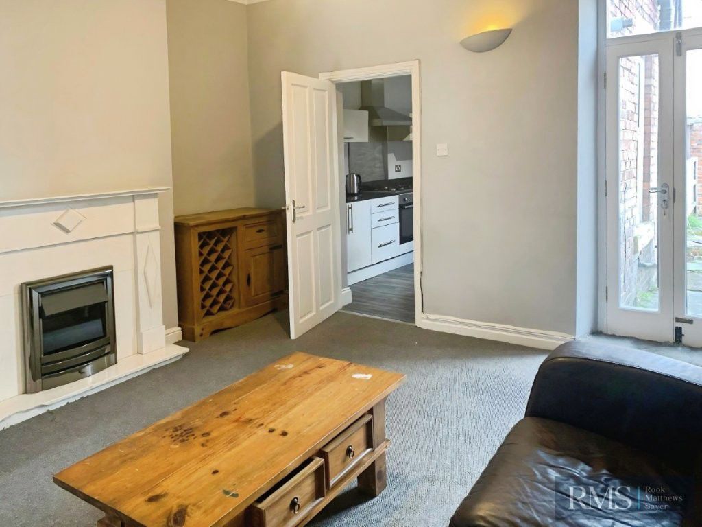 Property photo 3 of 8 Photo 6