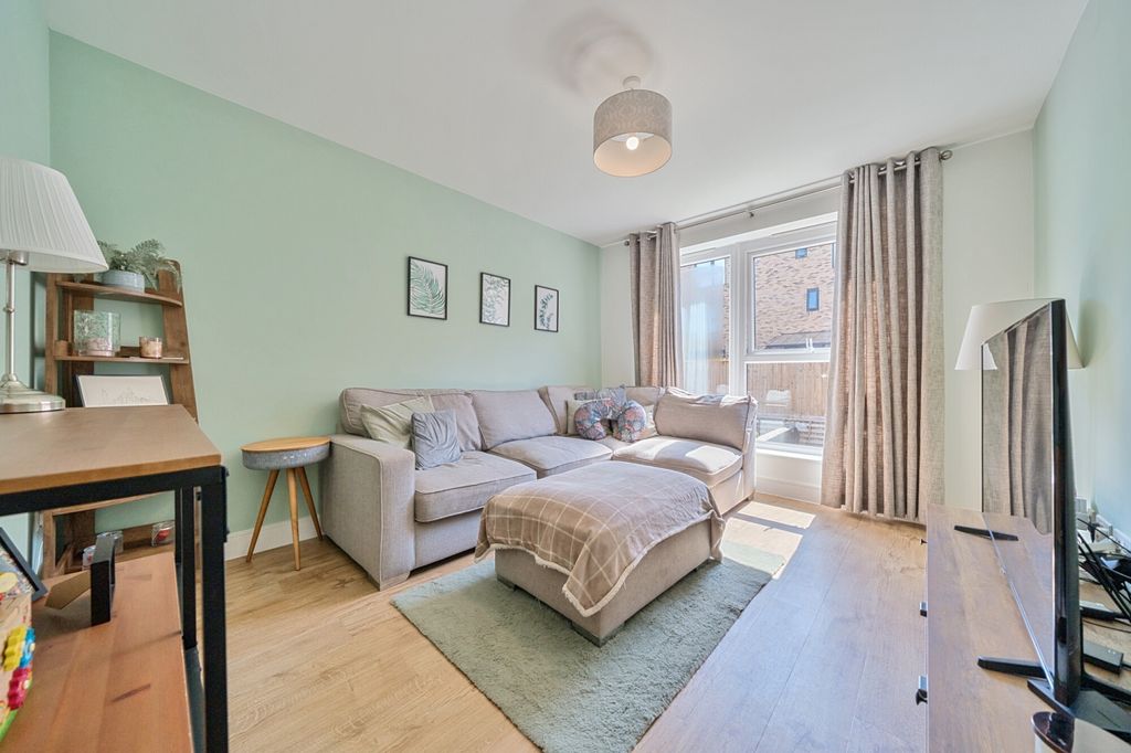 Property photo 3 of 21 Reception