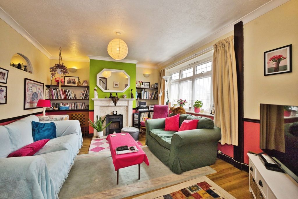 Property photo 3 of 20 Pbox-Img.Jpg