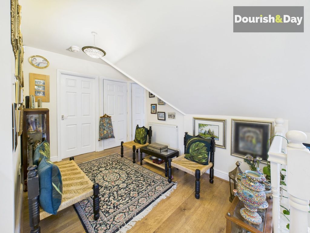 Property photo 3 of 38