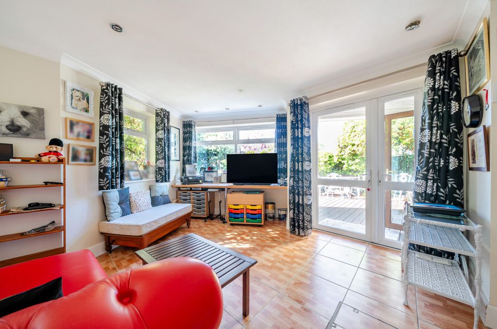 Property photo 3 of 20 1449520-9-69Ecdbf...